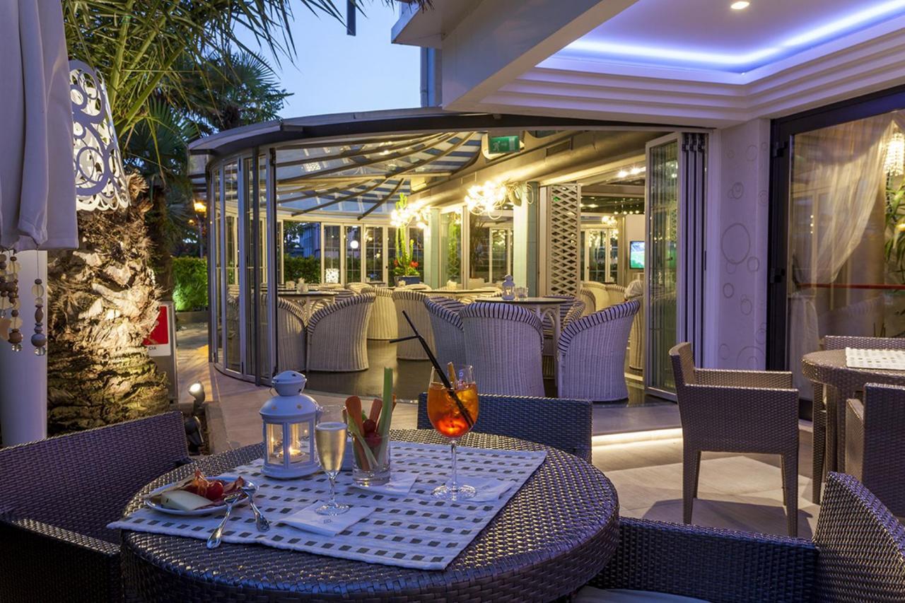 Hotel Feldberg Riccione Exterior photo